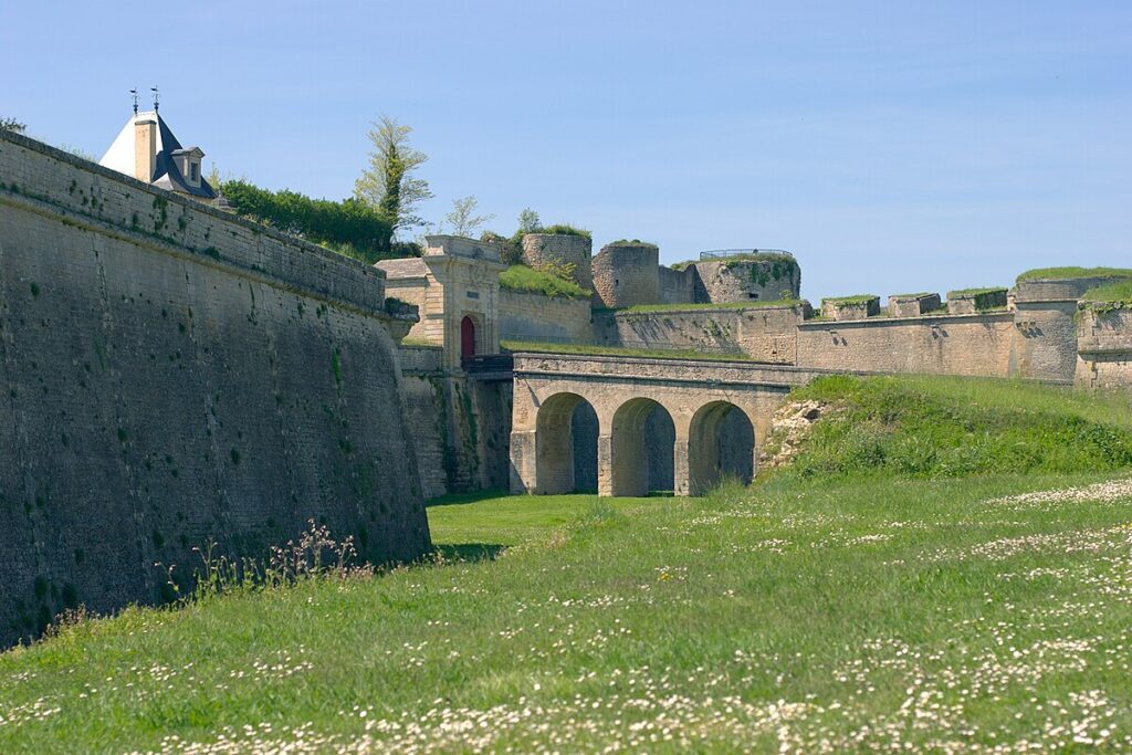 Cette ville historique surplombant l’estuaire offre l’un des plus beaux panoramas de France –