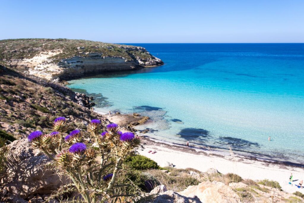 Cette île italienne sans aucune route est considérée comme la plus belle de Méditerranée mais presque personne ne connaît son nom