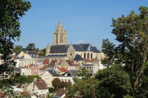 Moins réputée que Paris, cette ville d’Île-de-France étonne par son patrimoine et sa douceur de vivre
